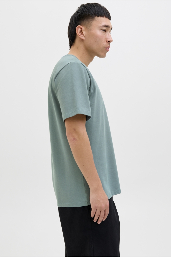 JPRBLUHUG SS TEE 12279210 STORMY SEA